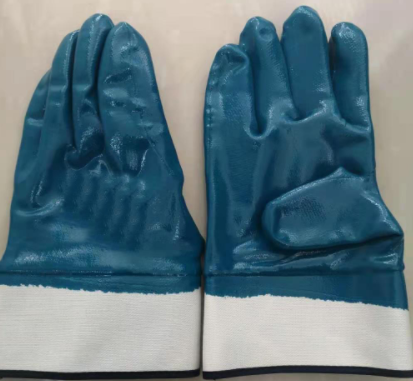 Nitrile Gloves with Safety Cuff