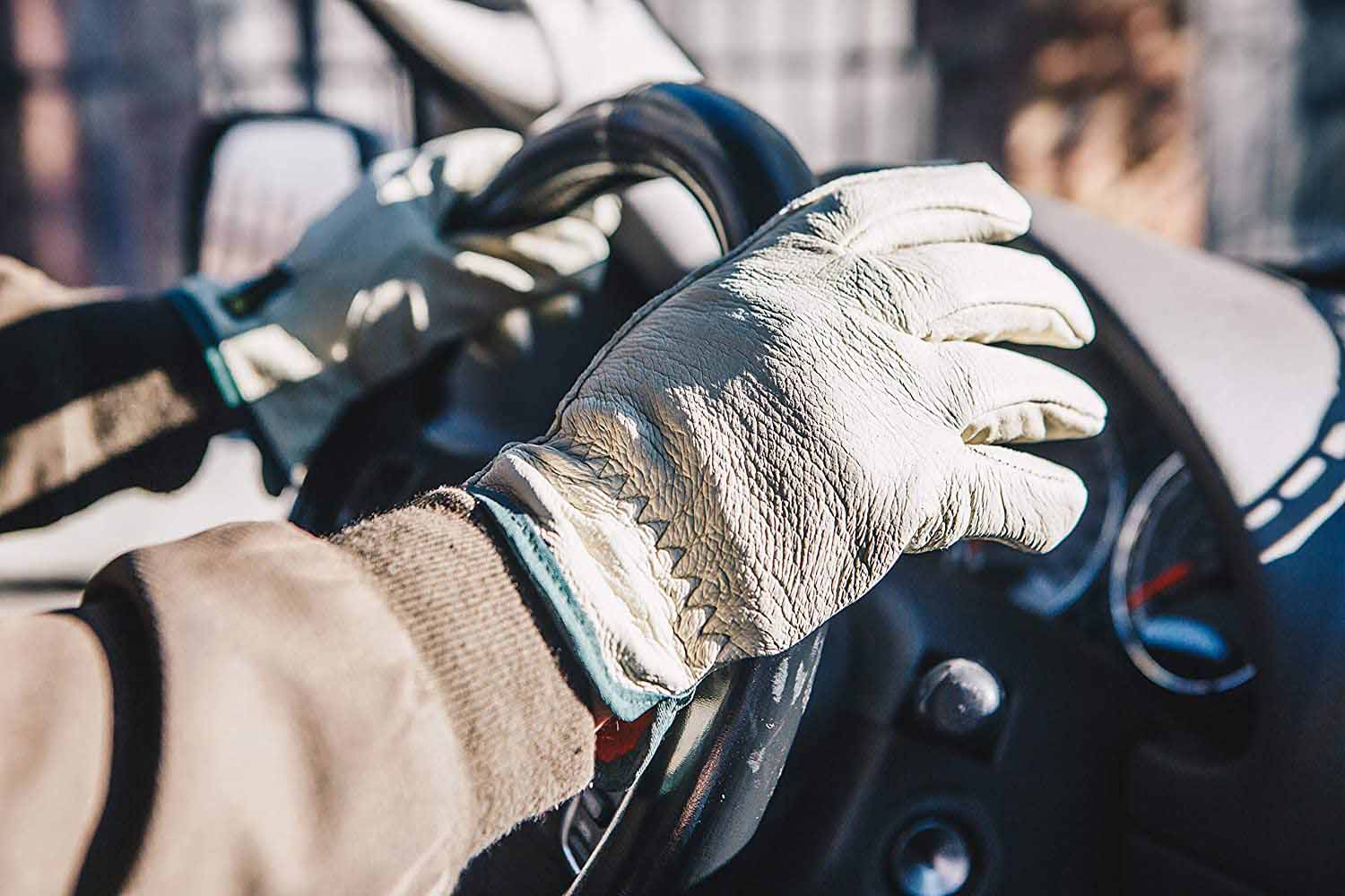 driver gloves detail.jpg